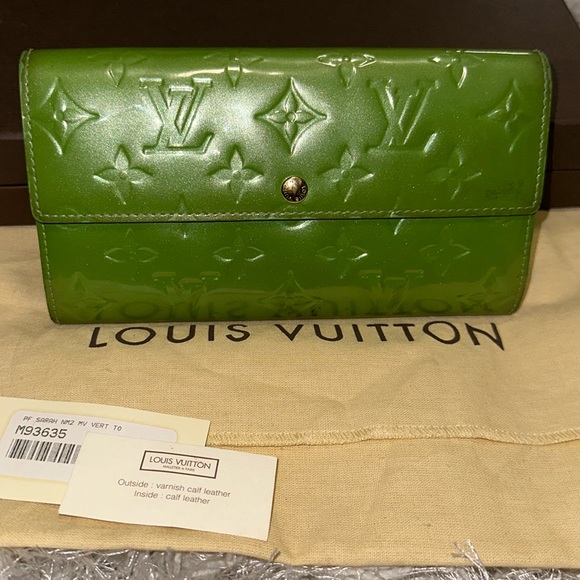 Louis Vuitton Handbags - Louis Vuitton Sarah Wallet Monogram Vernis Vert Tonic